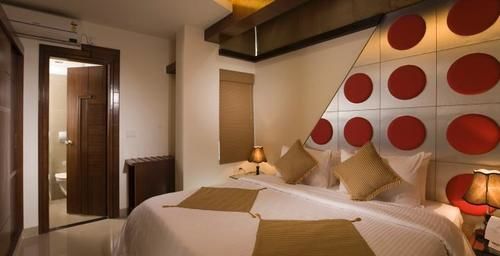 The Nines Business Hotel Бангалор Экстерьер фото